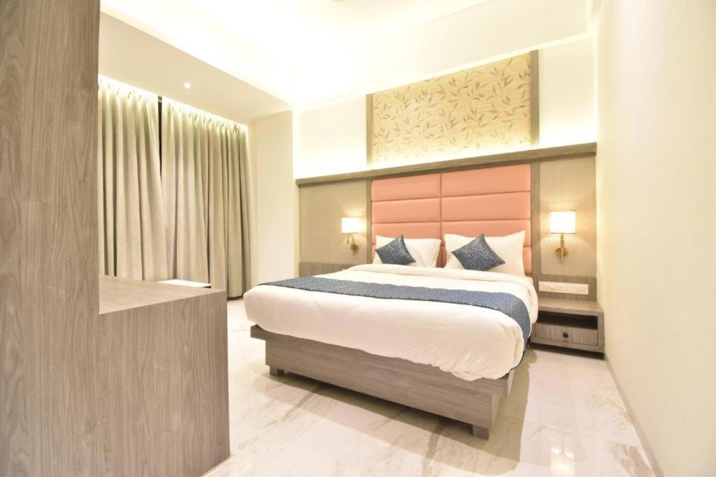 Glitz Hotels La Dahlia - Premium Thane Esterno foto
