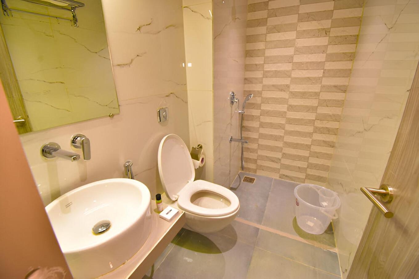 Glitz Hotels La Dahlia - Premium Thane Esterno foto